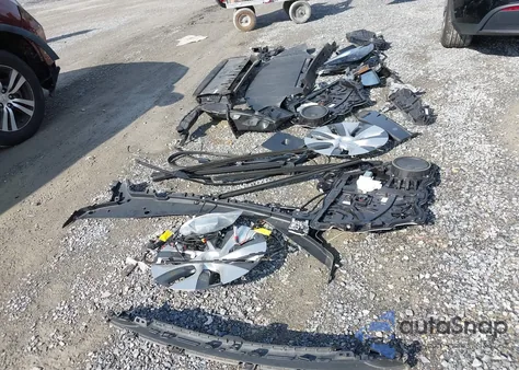 2023 Tesla Model Y Awd/Long Range Dual Motor All-Wheel Drive из США, поврежденный, VIN 7SAYGDEE7PF825882